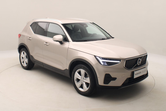 Volvo XC40 B4 AWD MOMENTUM AUT CZ 1.maj 2.0 Momentum