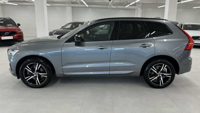 Volvo XC60 B4 AWD R-DESIGN REZERVACE