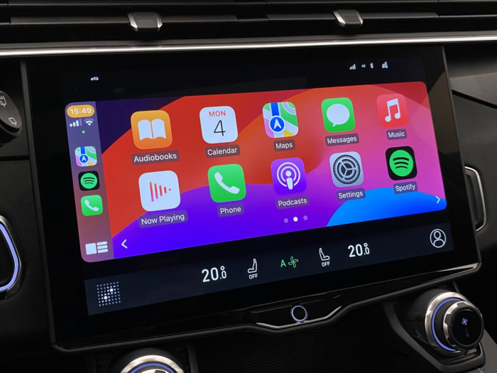 Lynk & Co 01 PHEV DCT AUT 1.maj. REZERVACE