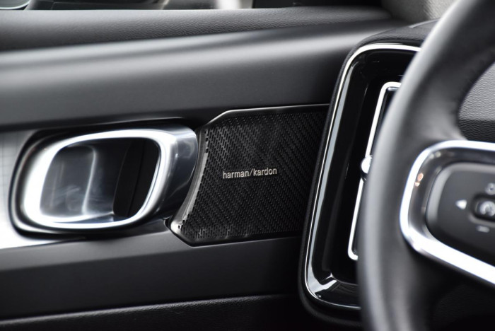 Volvo XC40 B4 AWD MOMENTUM REZERVACE 2.0 Momentum