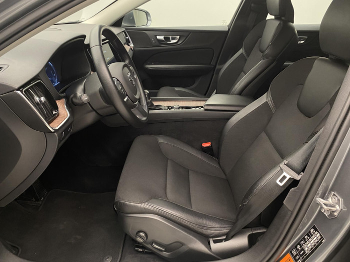 Volvo V60 D3 AWD MOMENTUM AUT CZ 2.0 d Momentum