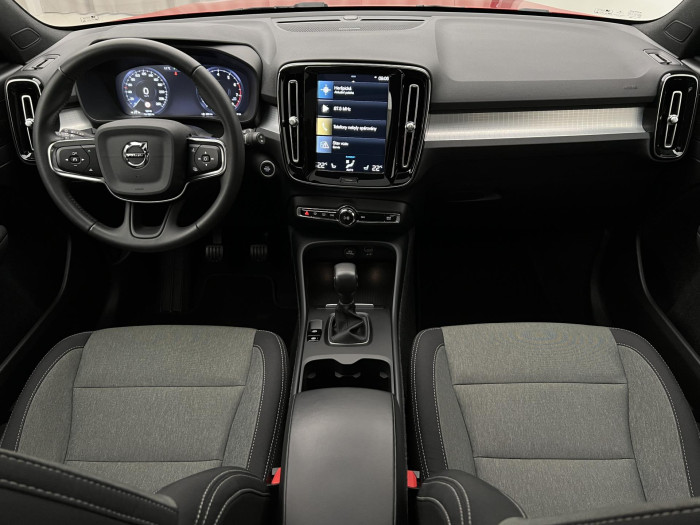Volvo XC40 T2 MOMENTUM PRO 1.maj. 1.5 Momentum