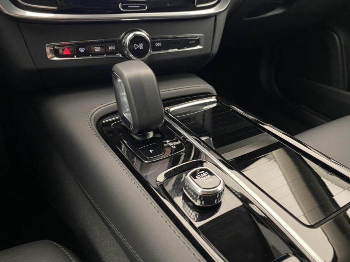 Volvo V90 T6 AWD PLUG-IN CORE AUT