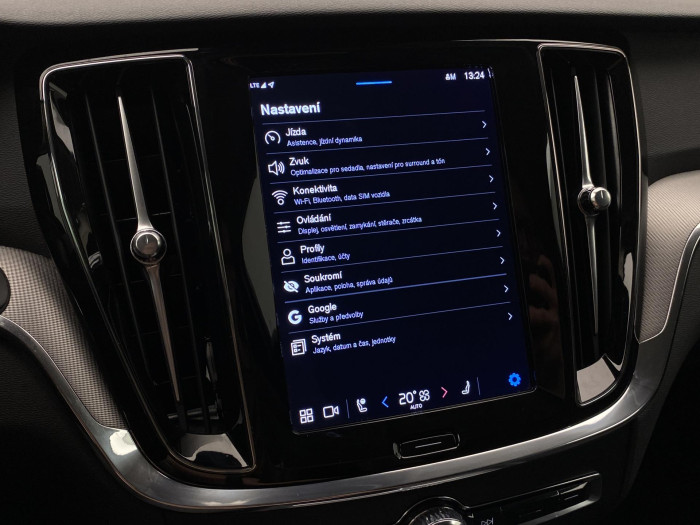 Volvo V60 B4 DARK PLUS AUT REZERVACE