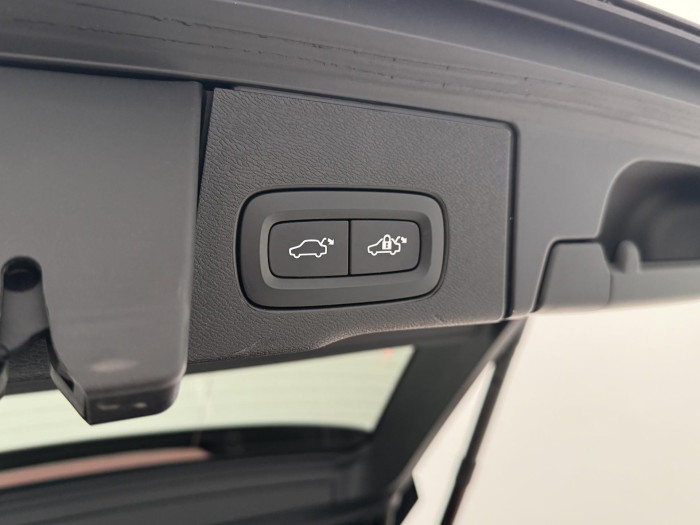 Volvo XC60 B5 AWD INSCRIPTION REZERVACE