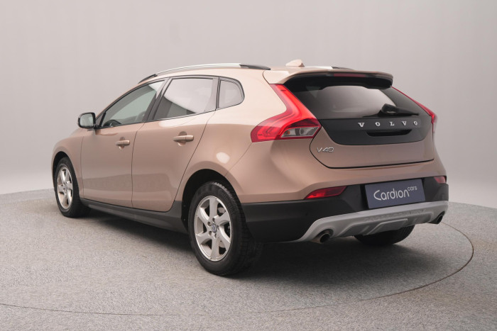 Volvo V40 CC D3 MOMENTUM AUT CZ 1.maj 2.0 d CC CC Momentum