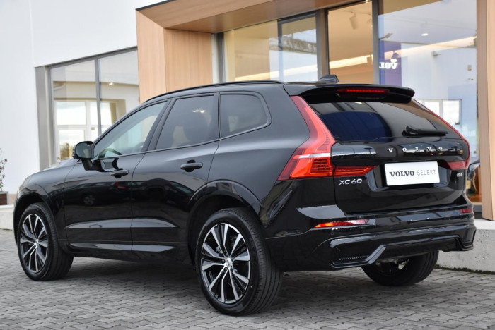 Volvo XC60 B4 AWD DARK PLUS AUT REZERVACE 2.0 Plus