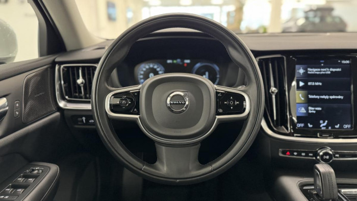 Volvo V60 T6 RECHARGE AWD REZERVACE