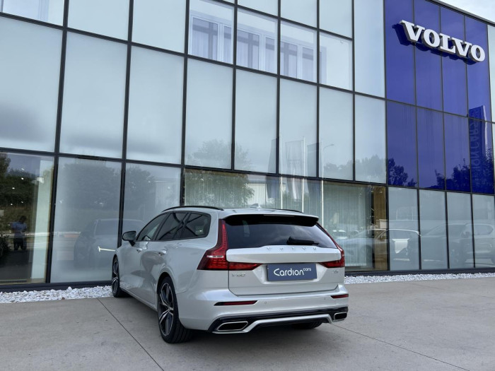 Volvo V60 T5 R-DESIGN AUT REZERVACE