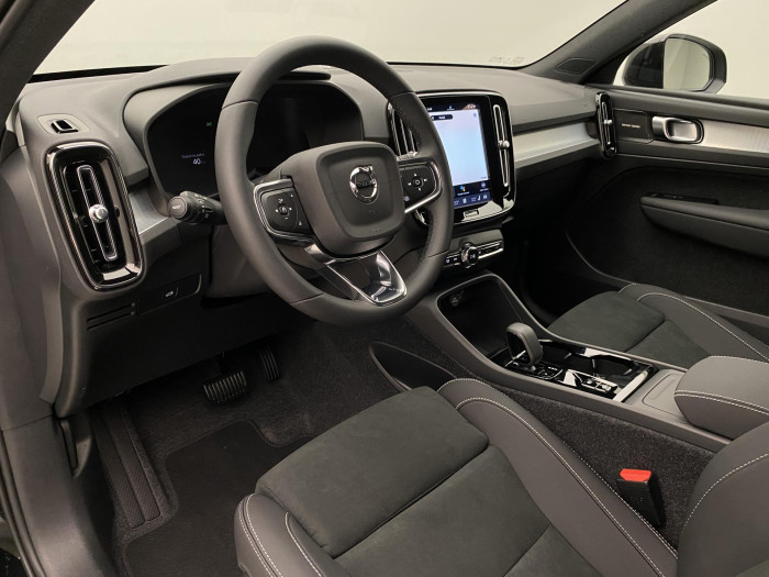 Volvo XC40 B4 AUT PLUS BLACK EDITION