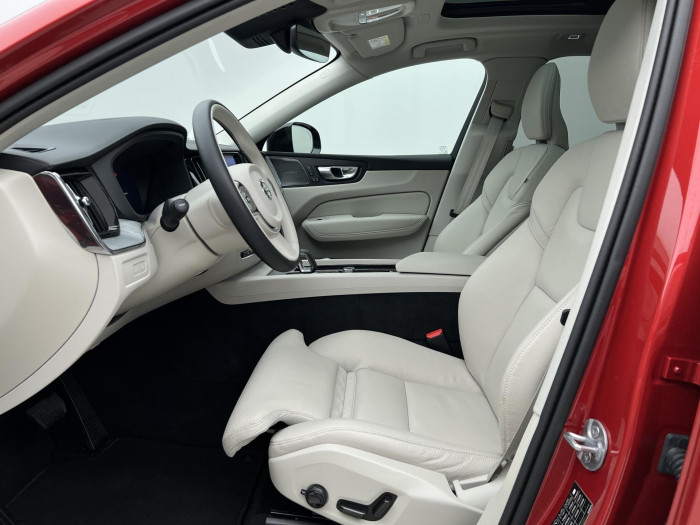 Volvo XC60 T6 AWD RECHARGE ULTRA DARK AUT