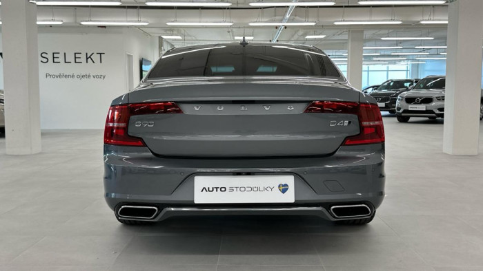 Volvo S90 D4 AWD R-DESIGN AUT REZERVACE 2.0 d