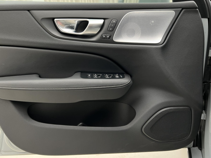 Volvo V60 T6 AWD RECHARGE ULTRA BRIGHT