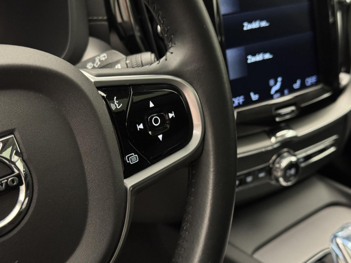 Volvo XC60 B4 AWD INSCRIPTION AUT