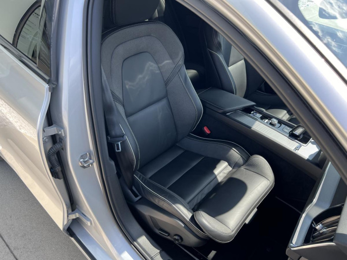 Volvo V60 B4 R-DESIGN Aut 1.maj.