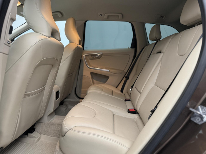 Volvo XC60 D4 AWD SUMMUM AUT REZERVACE 2.4 d Summum