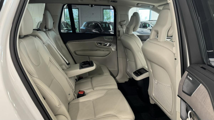 Volvo XC90 B6 AWD INSCRIPTION REZERVACE
