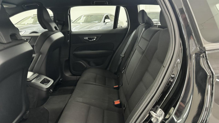 Volvo V60 D4 AWD MOMENTUM REZERVACE 2.0 d Momentum
