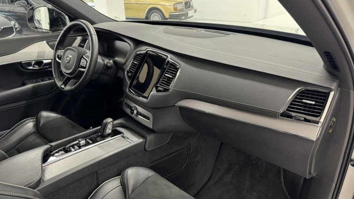 Volvo XC90 B5 AWD R-DESIGN AUT REZERVACE