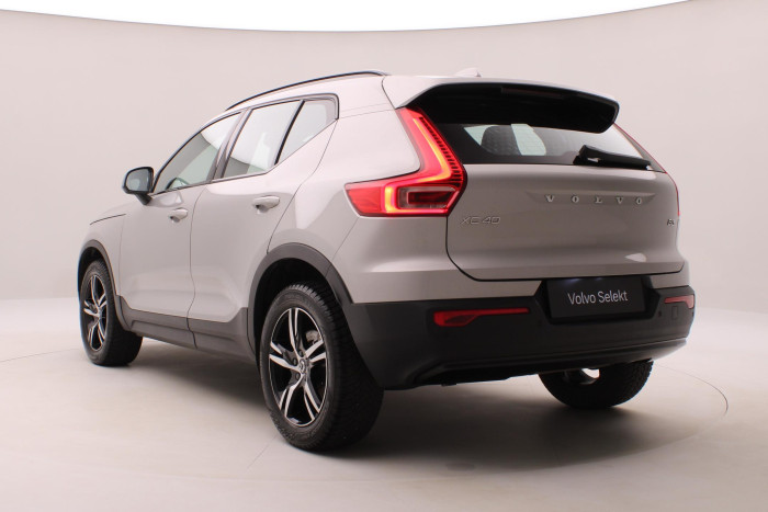 Volvo XC40 B3 DARK PLUS AUT CZ