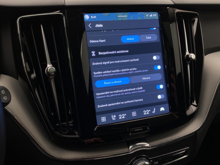 Volvo XC60 T6 AWD PLUG-IN DARK PLUS CZ