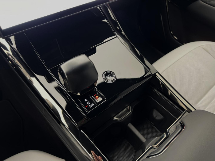 Land Rover Range Rover Sport P635 SV EDITION TWO REZERVACE 4.4 Edition