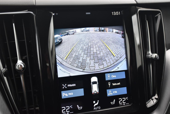Volvo XC60 B4 AWD MOMENTUM REZERVACE 2.0 Momentum