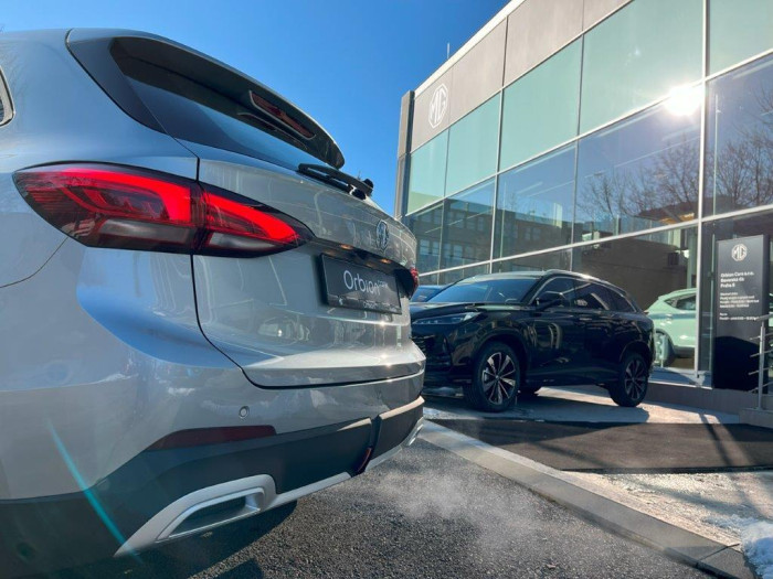 MG ZS HYBRID+ ESSENTIAL