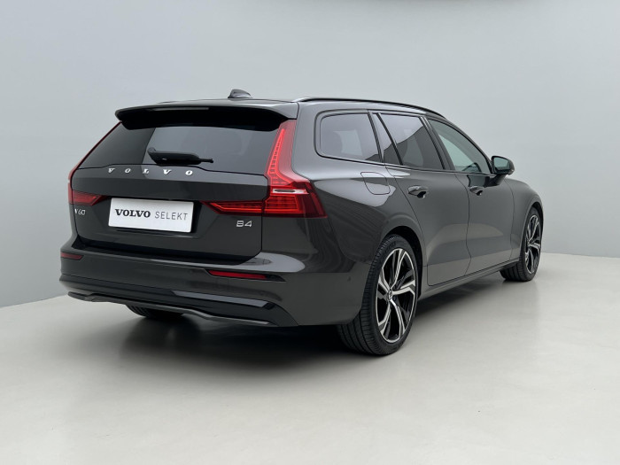 Volvo V60 B4 PLUS DARK AUT 1.maj.