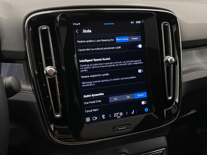 Volvo EC40 ULTRA BLACK EDITION TWIN MOTOR Edition