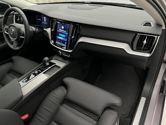 Volvo V60 B4 AUT DARK PLUS