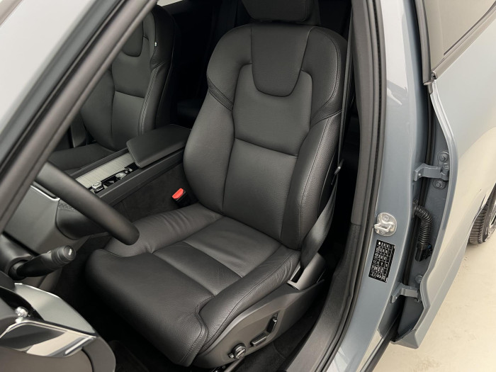 Volvo XC60 B4 AWD PLUS DARK AUT 1.maj.