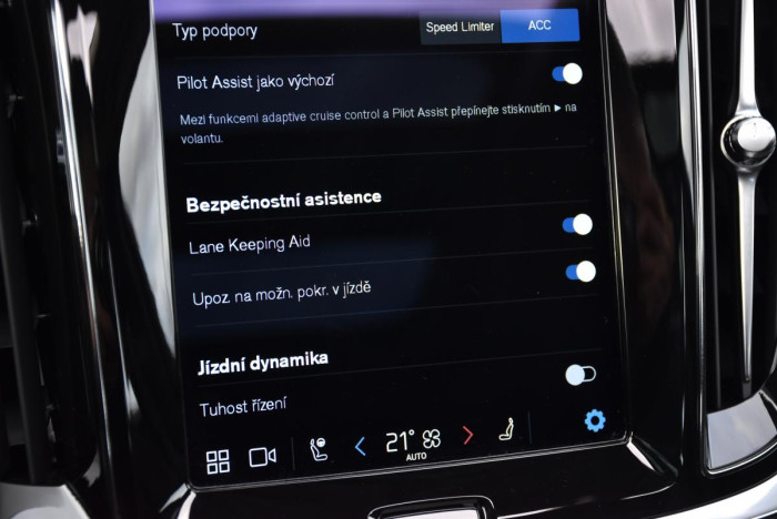Volvo V60 CC B5 AWD ULTIMATE REZERVACE 2.0 CC CC