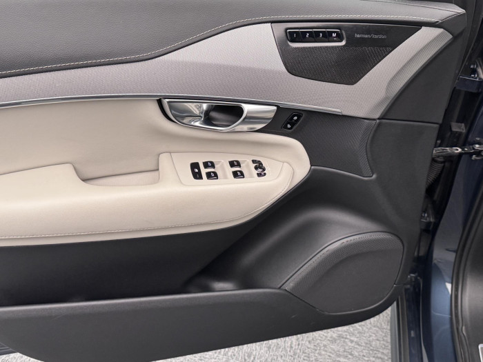 Volvo XC90 B5 AWD R-DESIGN AUT CZ