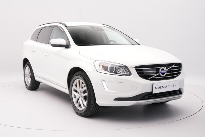 Volvo XC60 D4 AWD MOMENTUM REZERVACE 2.4 d Momentum