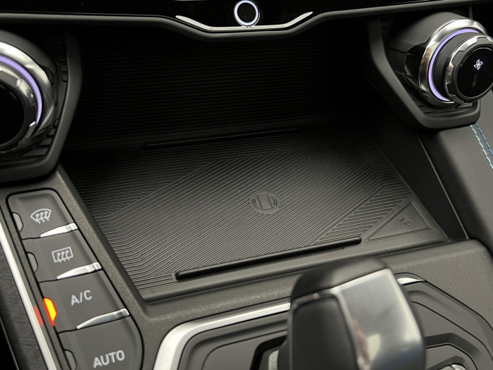 Lynk & Co 01 PHEV DCT AUT 1.maj.