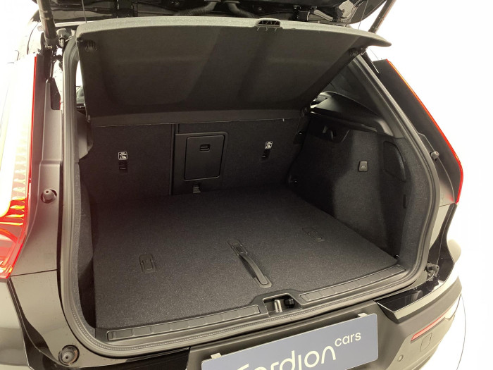 Volvo XC40 B4 AUT PLUS BLACK EDITION