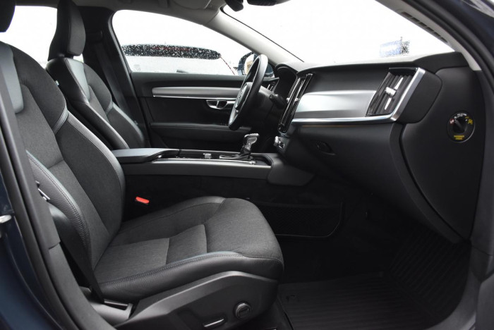 Volvo V90 D4 AWD MOMENTUM REZERVACE 2.0 d Momentum