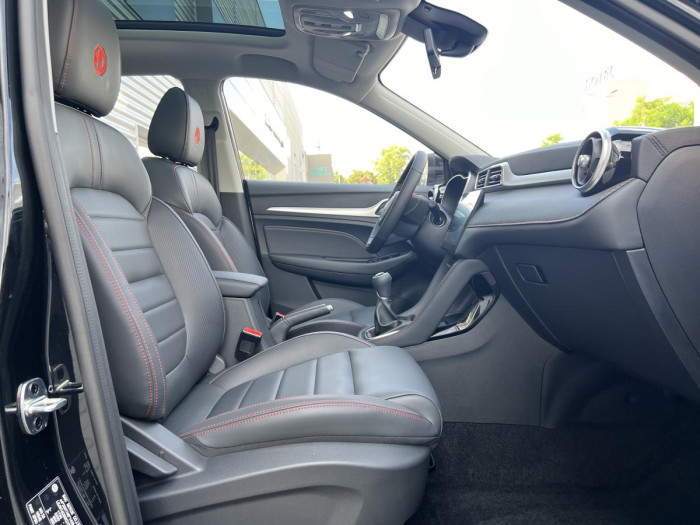 MG ZS ELEGANCE - ZIMNÍ PNEU ZDARMA* 1.0 Elegance