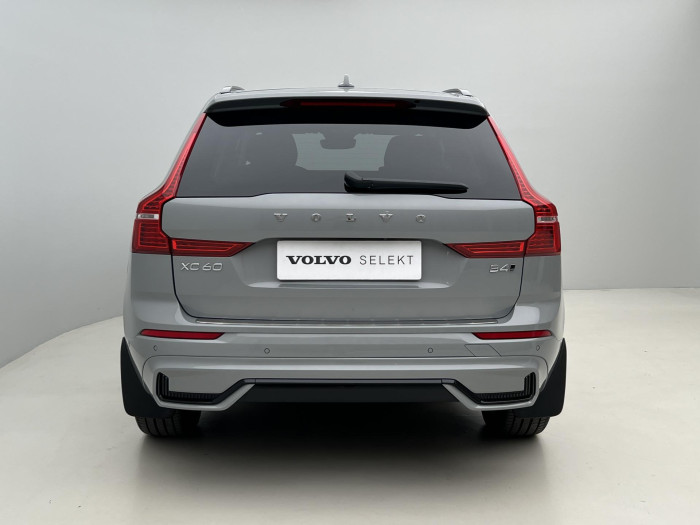 Volvo XC60 B4 AWD PLUS DARK AUT 1.maj.