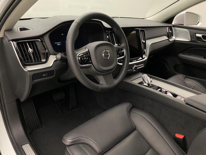 Volvo V60 CC B5 AWD ULTIMATE AUT 1.maj 2.0 CC CC