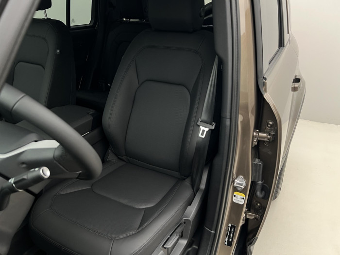 Land Rover Defender 110 D200 S AWD Aut REZERVACE 3.0 d