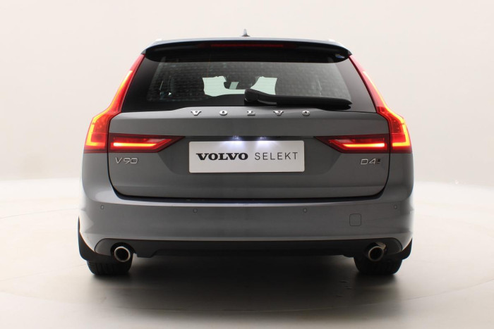 Volvo V90 D4 AWD MOMENTUM REZERVACE 2.0 d Momentum