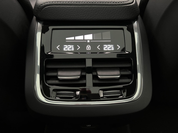 Volvo V60 CC B4 PRO AUT 1.maj. REZERVACE 2.0 CC CC