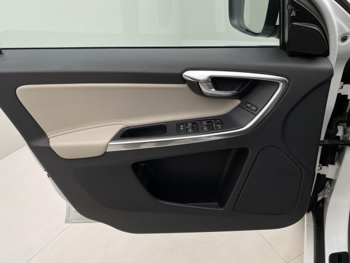 Volvo XC60 D5 AWD SUMMUM AUT CZ 2.4 d Summum