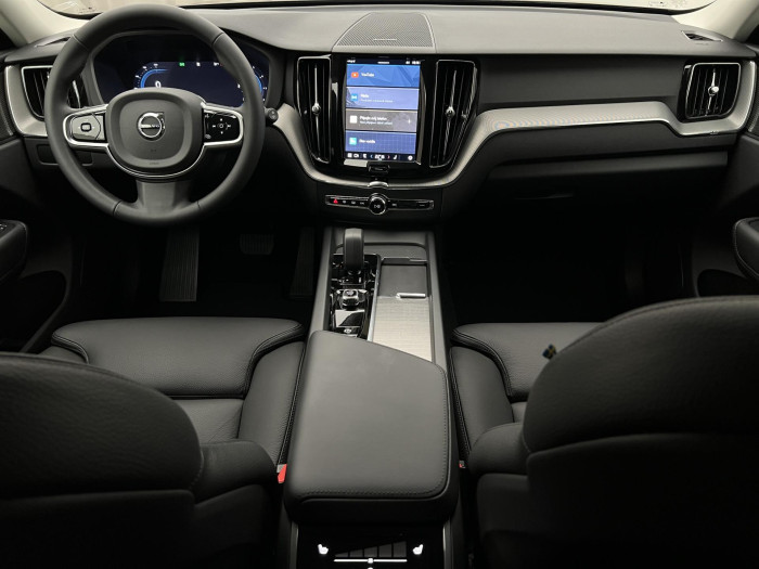 Volvo XC60 B4 AWD PLUS DARK AUT 1.maj.