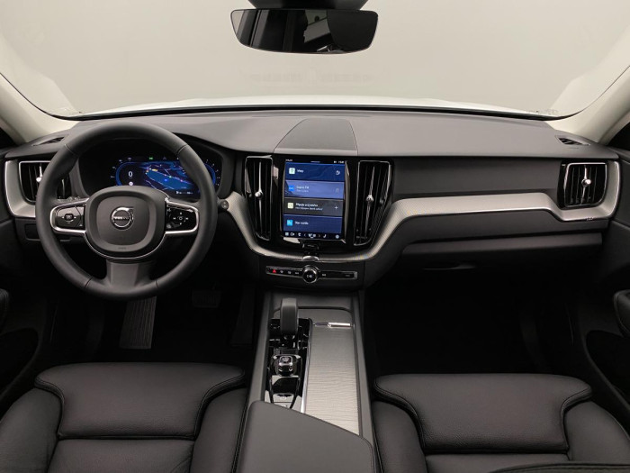 Volvo XC60 B5 AWD PLUS DARK CZ REZERVACE