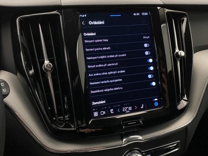 Volvo XC60 B5 AWD DARK PLUS AUT CZ