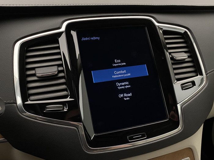 Volvo XC90 B5 AWD INSCRIPTION AUT CZ