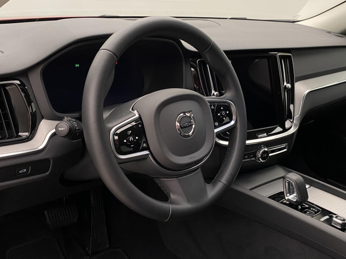 Volvo V60 B4 DARK PLUS AUT CZ